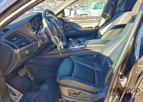 2013 BMW X6 xDrive50I z USA, uszkodzony, nr VIN 5UXFG8C56DL591305